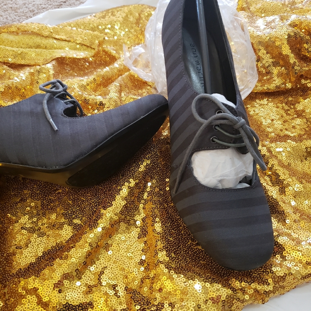 Shoes - Picture 3 of 4
